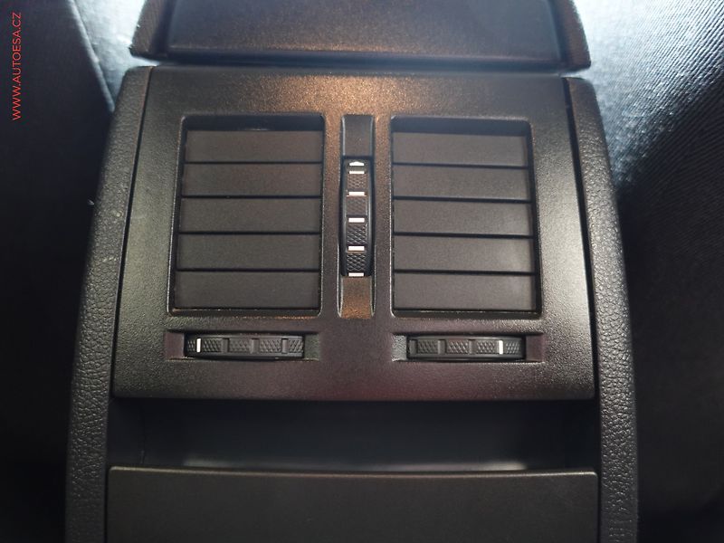 Škoda Octavia (2012) 1.4 TSI, Klima - fotka 21 z 22