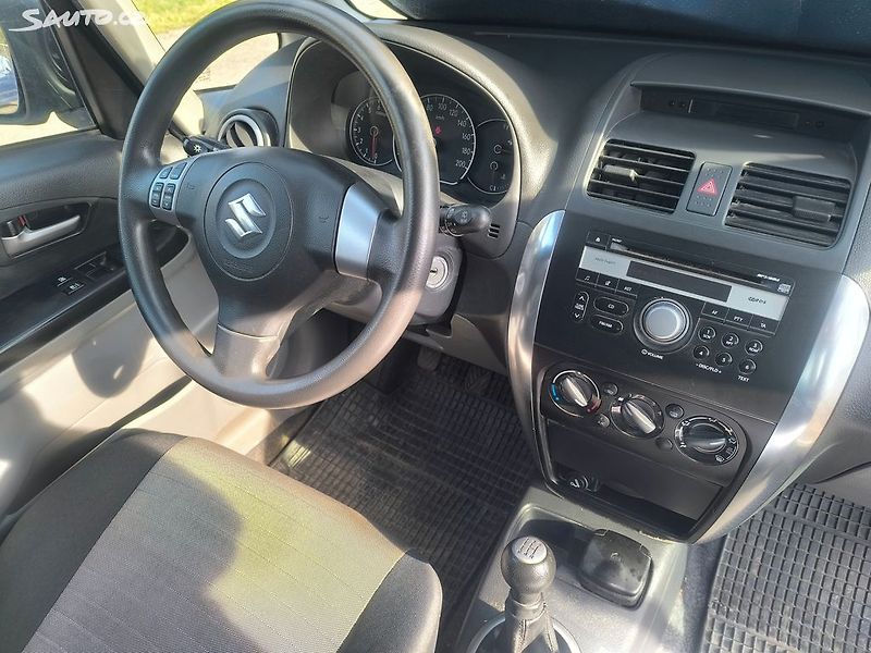 Suzuki SX4 4X4,KRÁSNÝ,105KM,1MAJ92,VÝBAVA - fotka 9 z 26