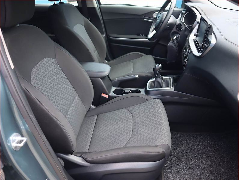 Kia Ceed (2023) Spin 1.0 T-GDI, SPIN, DPH - fotka 9 z 18