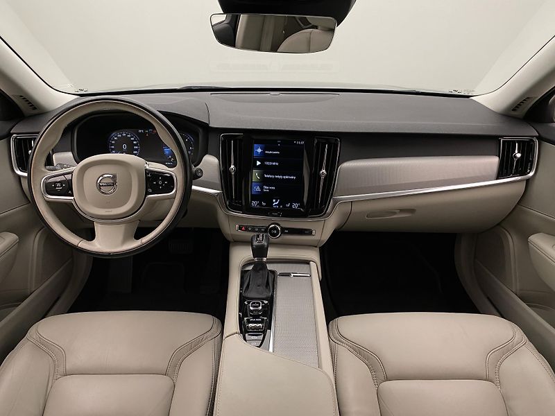Volvo V90 D5 AWD INSCRIPTION AUT CZ - fotka 2 z 50