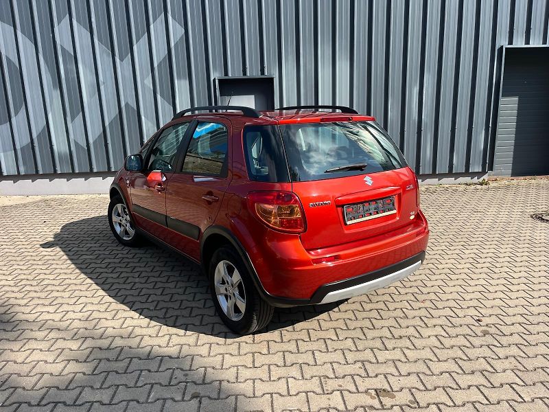 Suzuki SX4 1,6 VVT i-AWD /1.mj./servis.k. - fotka 3 z 13