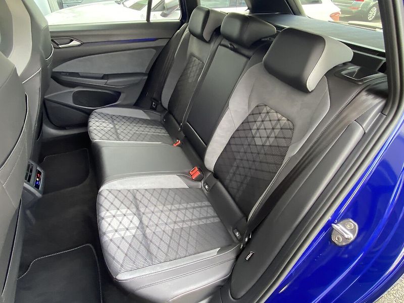 Volkswagen Golf Variant 2,0 TSI 140 kW DSG R-line - fotka 24 z 29