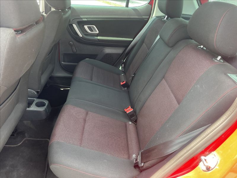 Škoda Fabia 1,6 i 77kw Sportline Klimatron - fotka 8 z 40