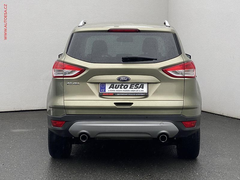 Ford Kuga (2013) 2.0 TDCi 4x4, ČR, Titanium - fotka 5 z 16