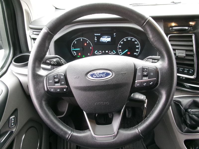 Ford Tourneo Custom (2022) 2,0TDCi L2H1 ZÁRUKA FORD  - fotka 30 z 36