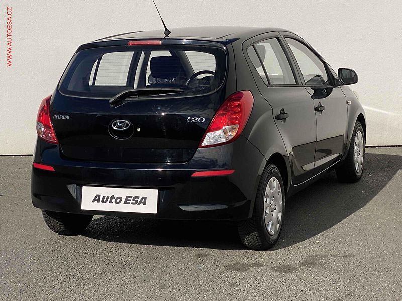 Hyundai i20 (2013) 1.2i, AC, +pneu - fotka 4 z 16