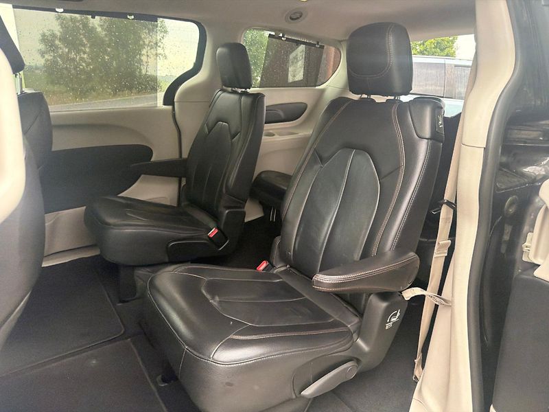 Chrysler Pacifica (2017) 3,6 Pentastar RU 8 míst 2017 - fotka 13 z 20