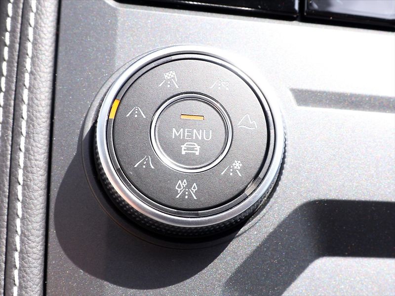 Volkswagen Touareg 3,0 TDI 170kW Limited Tiptroni - fotka 30 z 38