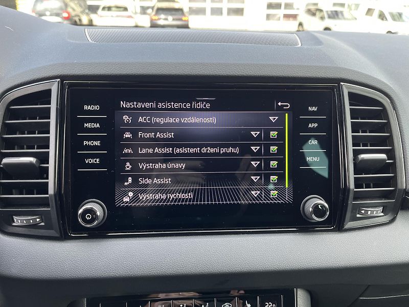Škoda Karoq Sportline 1,5 TSI DSG7 110 kW - fotka 17 z 23