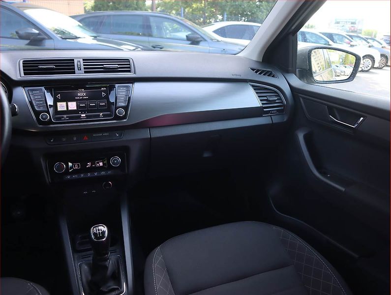 Škoda Fabia (2018) 1.0 TSI, Serv.kniha, Tempomat - fotka 8 z 21