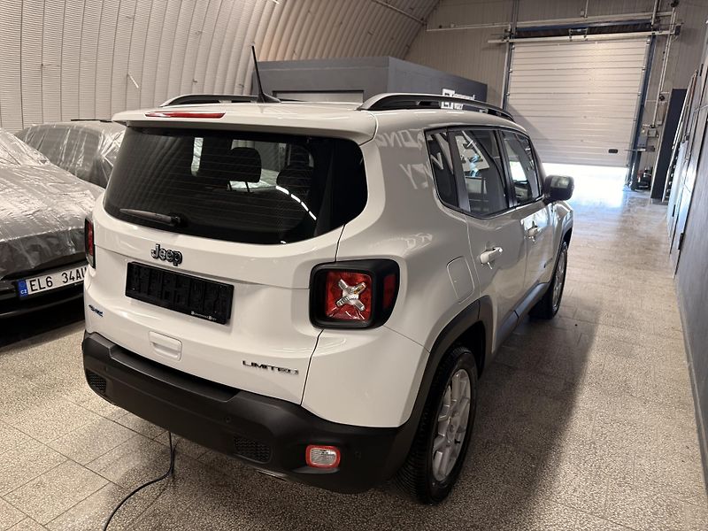 Jeep Renegade (2022) T4 PHEV,4X4, DOJEZD 50KM - fotka 9 z 33