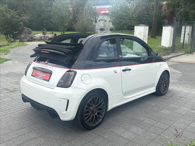 Abarth 500 1,4 T-JET 500C Cabrio - fotka 24 z 31