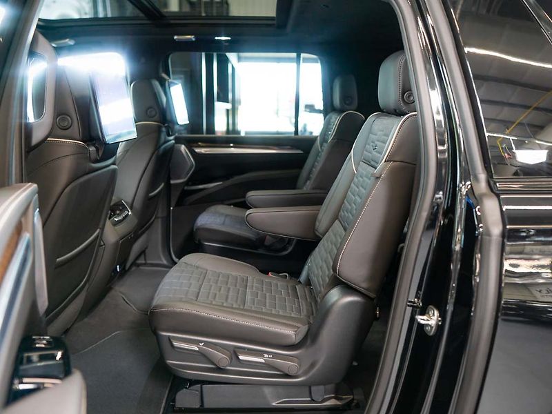 Cadillac Escalade (2026) 6.2 ESV Sport Platinum 2026 - fotka 41 z 46