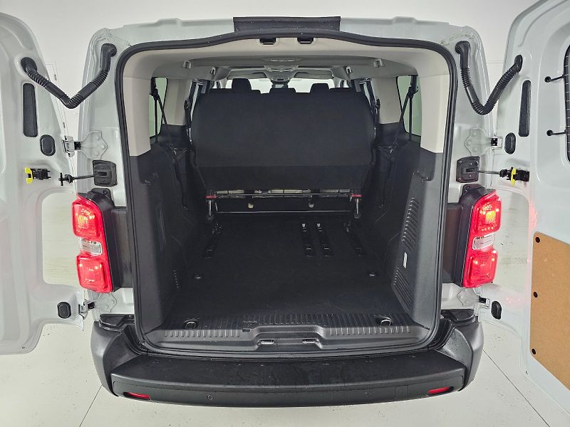 Toyota ProAce Verso (2024) 2.0D 106kW L2 COMBI 8MÍST - fotka 26 z 26