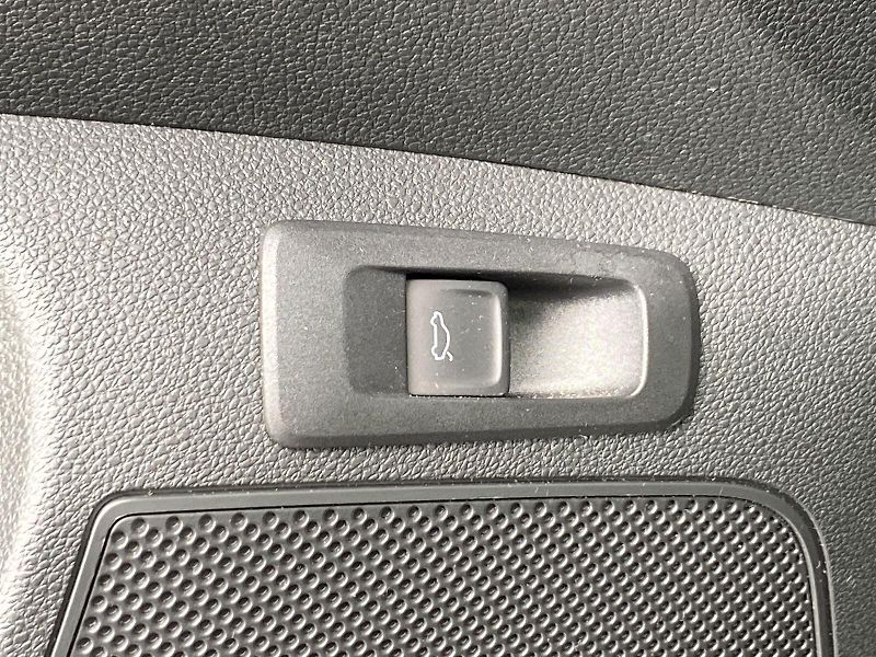 Škoda Karoq (2025) 2.0 TDI 4x4 DSG Sportline - fotka 27 z 39