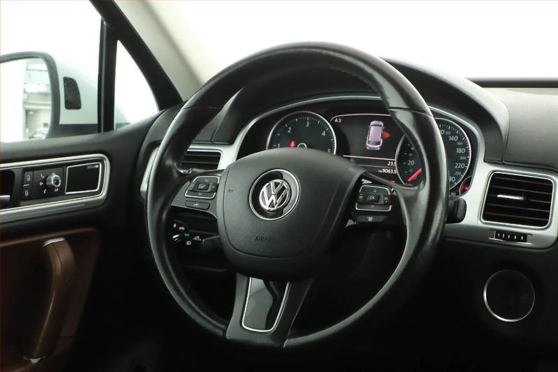 Volkswagen Touareg (2017) 3.0 TDI - fotka 8 z 19