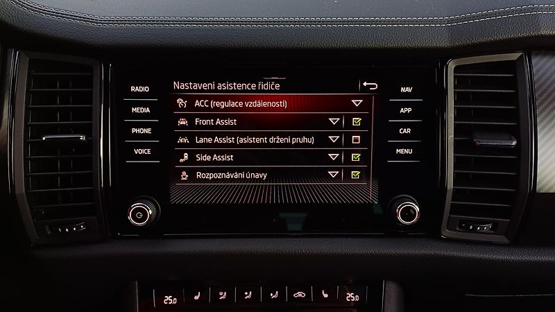Škoda Kodiaq TDI 147kW 4x4 SPORTLINE-CR-DPH - fotka 39 z 50