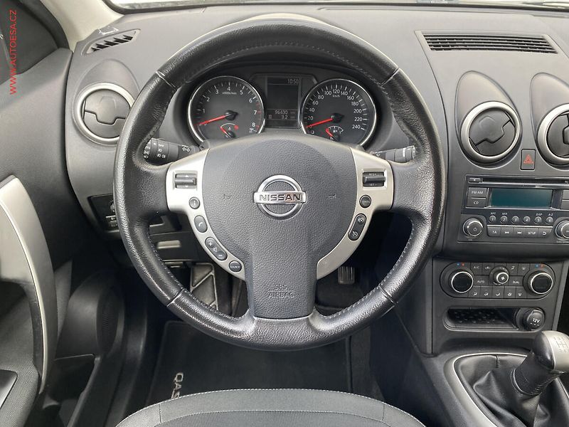 Nissan Qashqai (2011) 1.6i 7míst, Panor, +ALU - fotka 11 z 16
