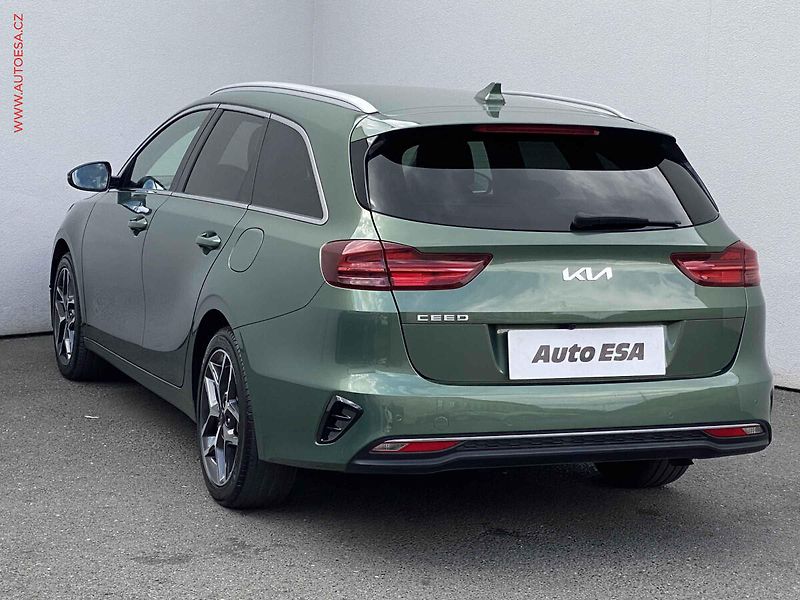 Kia Ceed (2023) 1.5 T-GDi SW, 1.maj,ČR, TOP - fotka 6 z 17