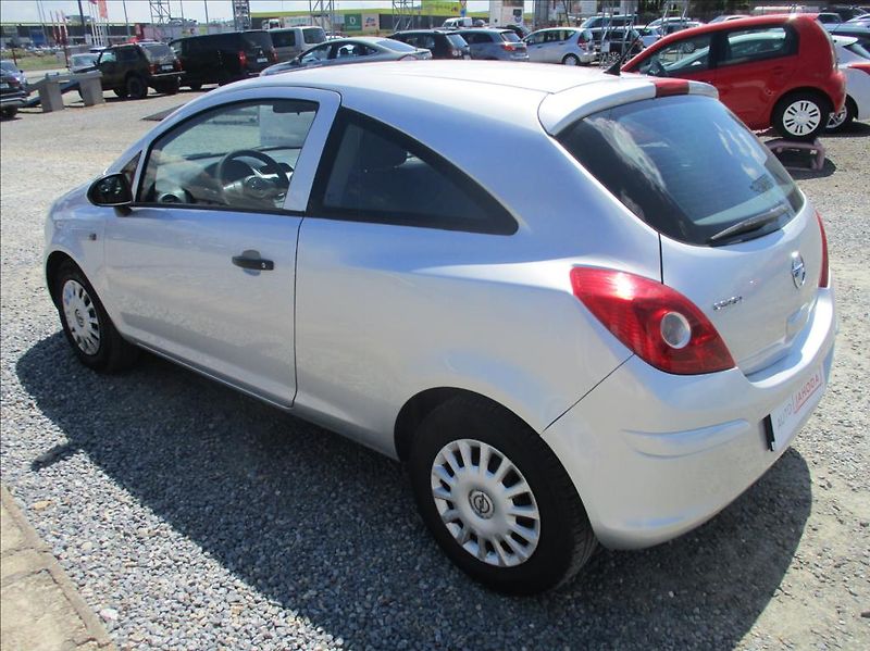 Opel Corsa 1,2 i, 51kW, klima, nová STK, - fotka 7 z 26