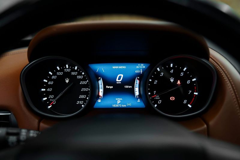Maserati Levante GranLusso - fotka 10 z 24