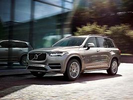 Volvo XC90.