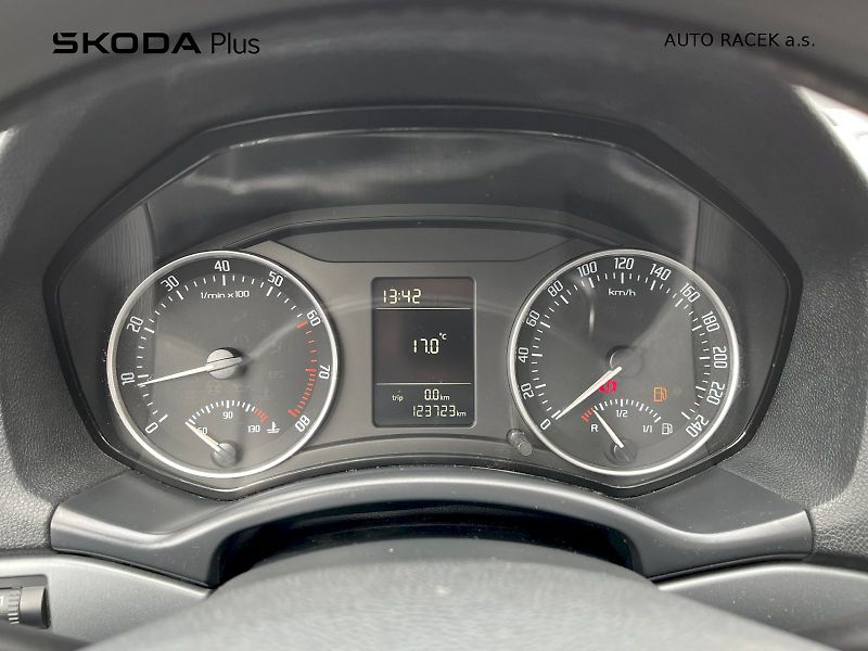 Škoda Octavia (2011) 1.2 TSI 77kw Classic - fotka 5 z 21