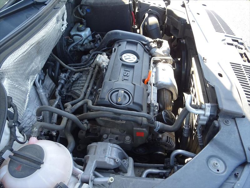 Volkswagen Tiguan 1,4 Koupen v ČR 1.Majitel - fotka 23 z 29