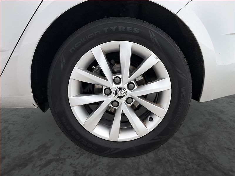 Škoda Octavia (2017) Style 1.6 TDI, Navi, Tempomat - fotka 15 z 19