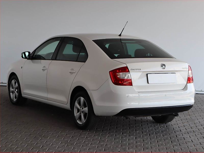 Škoda Rapid (2015) 1.2 TSI, Navi, Tempomat - fotka 4 z 19