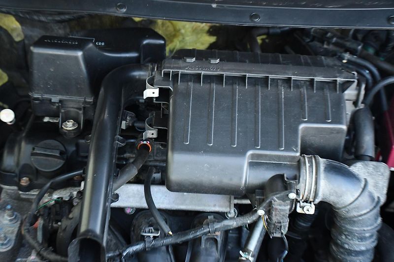Mitsubishi Space Star 1.0i 52kW A/C - fotka 29 z 29