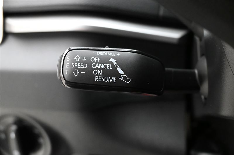Škoda Karoq 2,0 TDI 85 kW DSG TAŽNÉ Záruka - fotka 23 z 32
