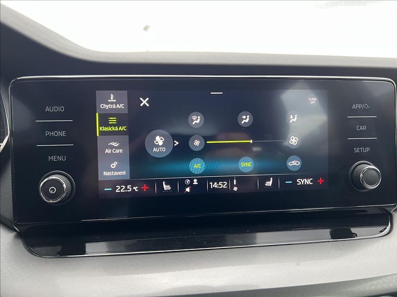 Škoda Octavia 2,0 TDI 85kW Ambition Combi - fotka 30 z 30