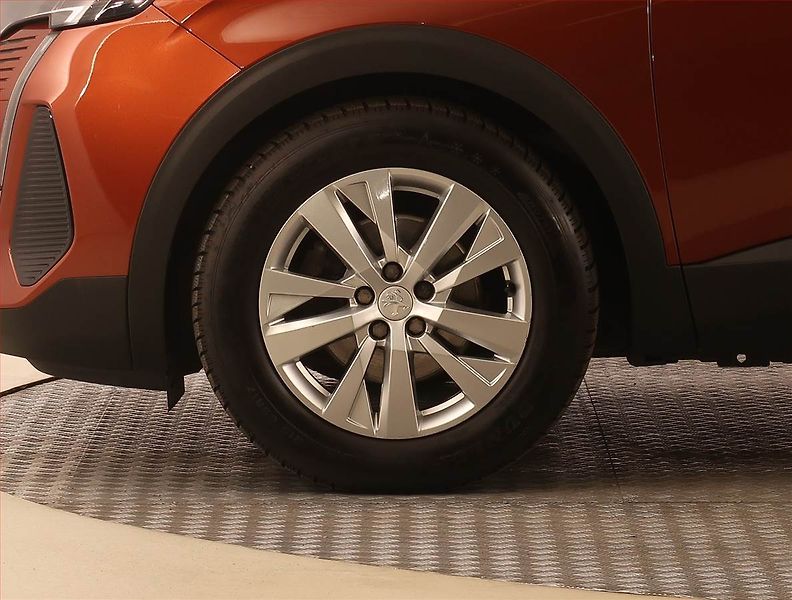 Peugeot 5008 (2021) Active Pack PureTech 130 - fotka 15 z 22