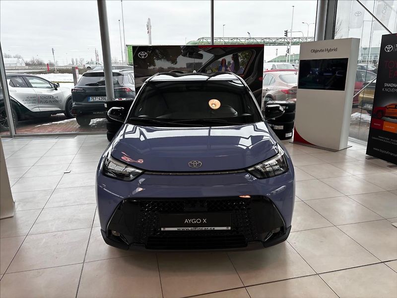 Toyota Aygo (2025) 1,5 HEV Executive - fotka 2 z 6