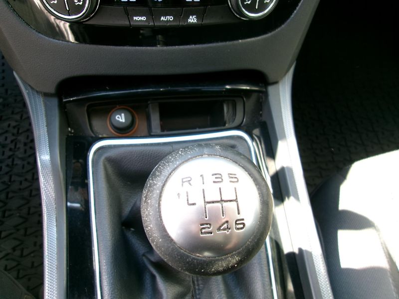 Peugeot 508 2.0 HDI sedan - fotka 13 z 17