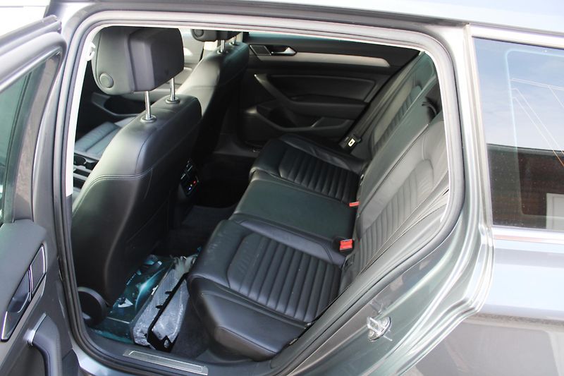 Volkswagen Passat (2017) 2,0TDI HIGHLINE XENONY ALUKOLA - fotka 10 z 17