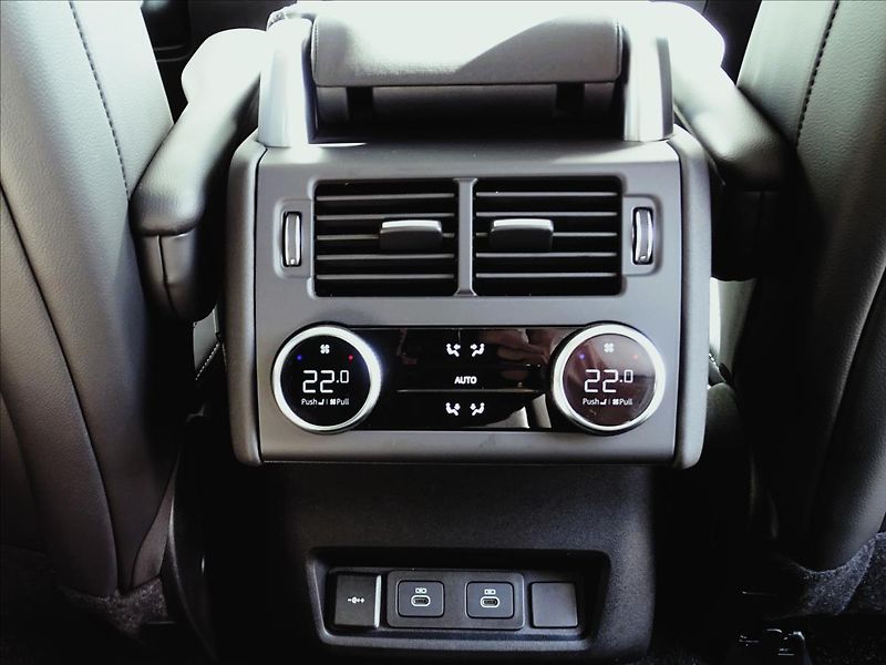 Land Rover Discovery 3,0 D350 GEMINI AWD - fotka 30 z 32