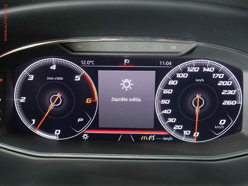 Seat Leon (2019) 2.0 TDI, 1.maj, DSG, navi - fotka 12 z 23