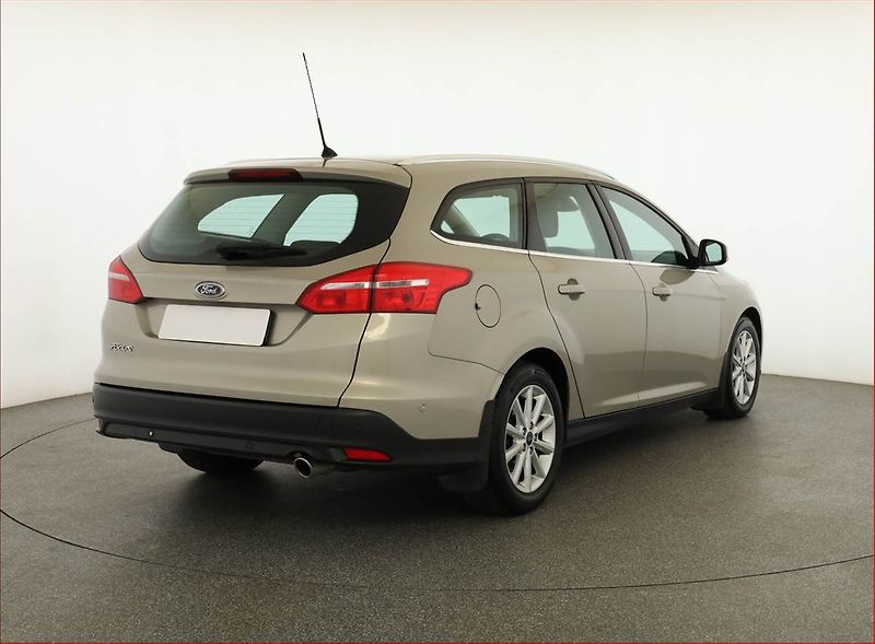 Ford Focus (2016) 2.0 TDCi, Serv.kniha, Navi - fotka 5 z 18