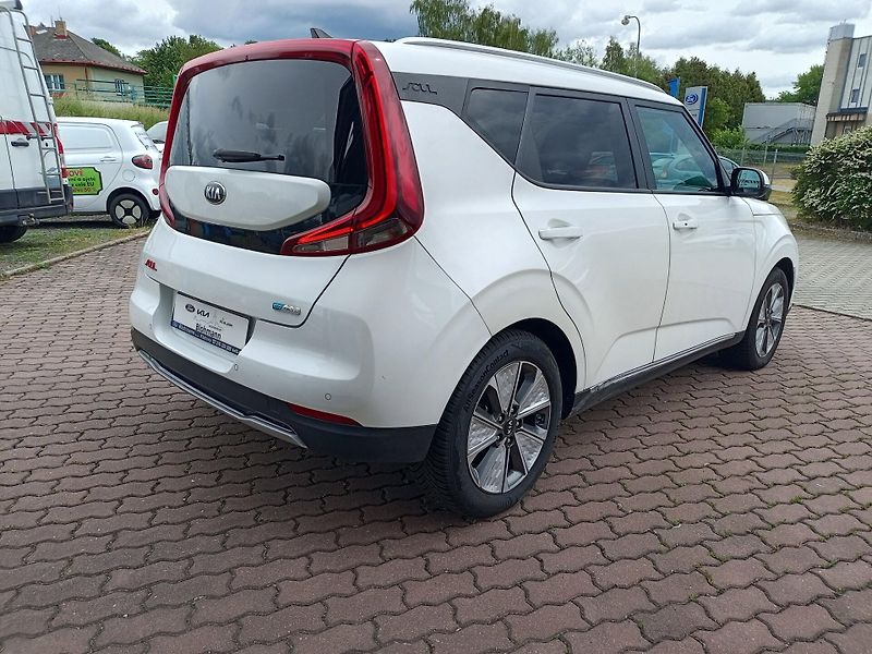 Kia e-Soul (2020) 150 kw - baterie 64 kwh - fotka 4 z 16