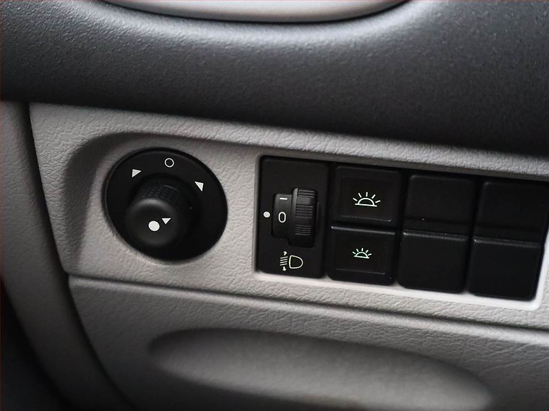 Citroën Xsara Picasso (2008) 1.6 16V, po STK, Klima - fotka 12 z 13