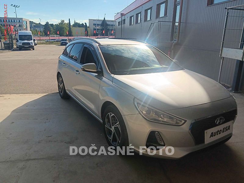 Hyundai i30 (2018) 1.4 T-GDi, 2.maj,ČR, servis - fotka 1 z 3