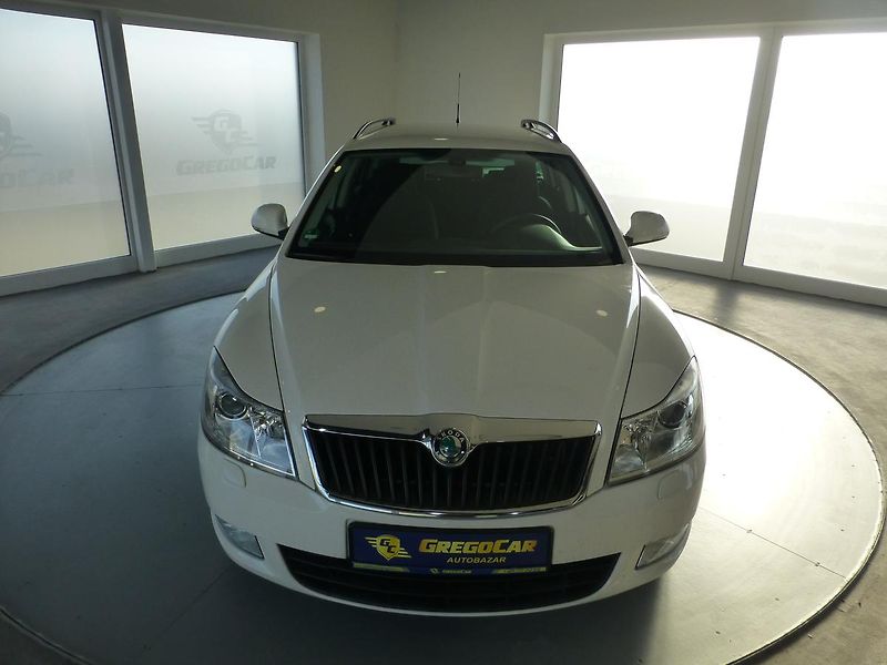 Škoda Octavia (2012) 2,0TDI*VYHŘ.S**ALU**XENON**4X4 - fotka 2 z 21