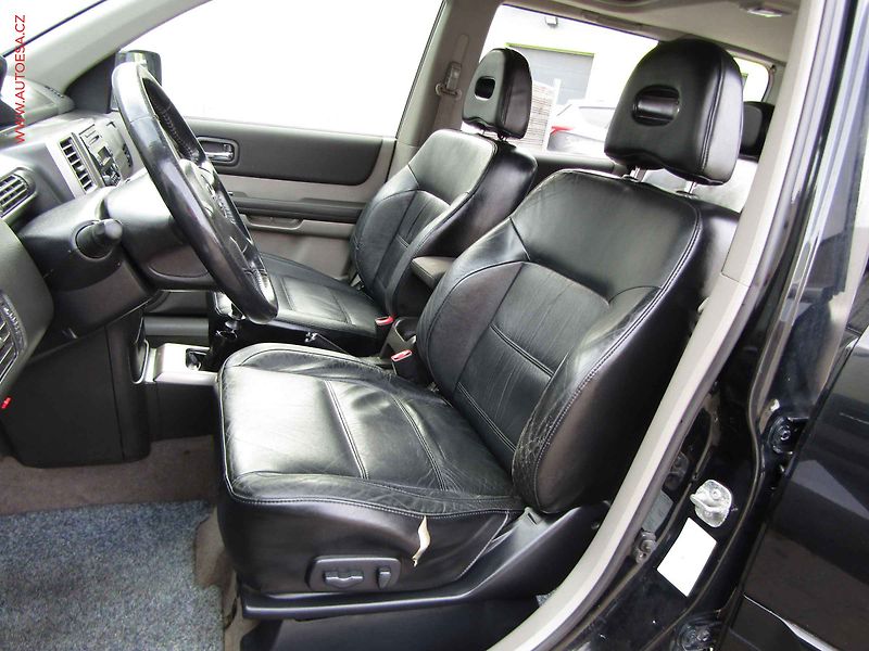 Nissan X-Trail (2004) 2.0 dCi 4x4, 2.maj,ČR, Ac - fotka 9 z 21