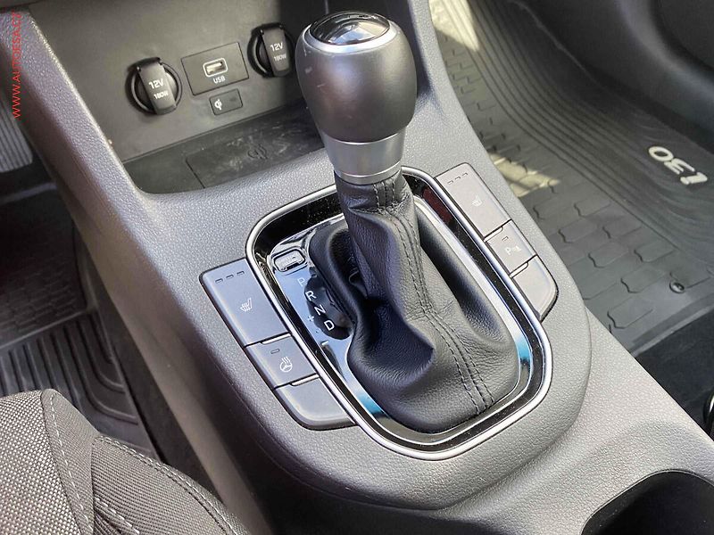 Hyundai i30 (2022) 1.6 CRDi, ČR, AT, LED - fotka 16 z 18