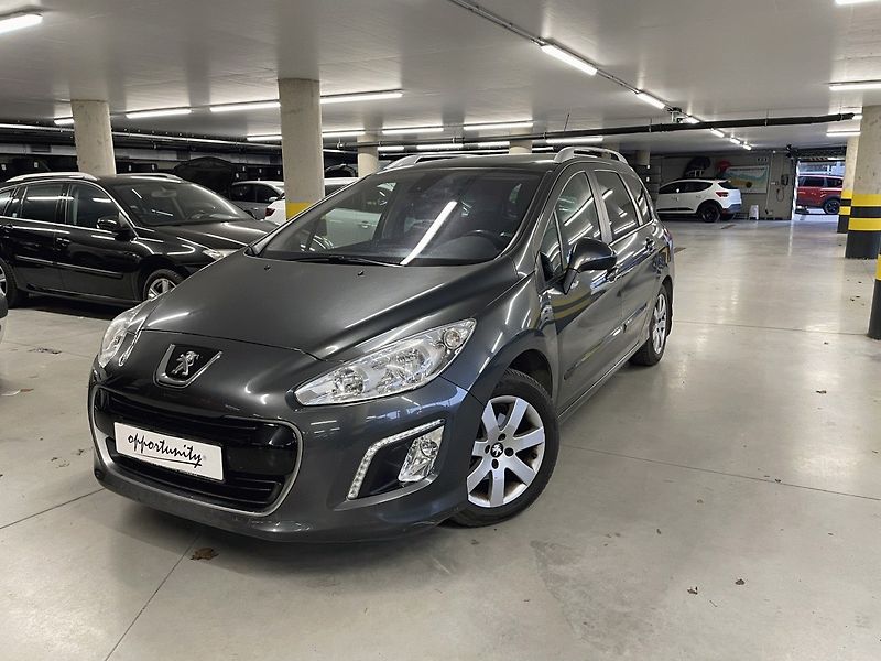 Peugeot 308 (2012) 1.6 VTi, 88kW, ČR - fotka 1 z 9