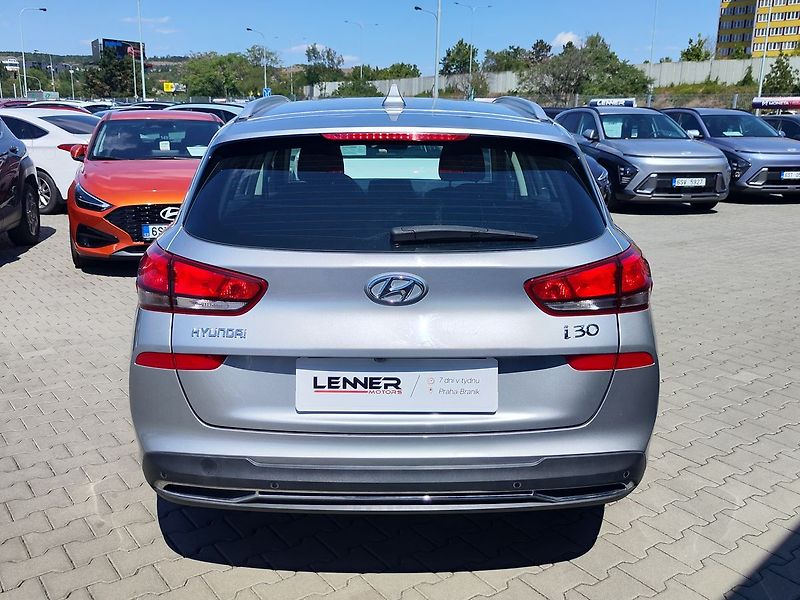 Hyundai i30 1.5 T-GDI/118kW Comfort - fotka 6 z 32