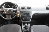 Škoda Yeti 2.0 TDI 4x4 AUT. KLIMA TAŽNÉ - náhled 9