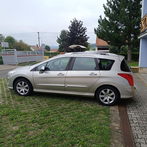 Peugeot 308 (2008) 1.6 VTi, nová STK - fotka 2 z 13